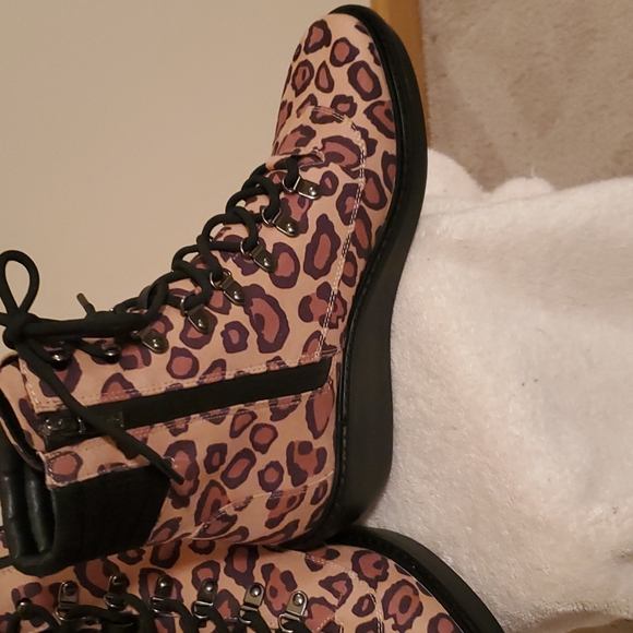 Kenneth Cole Waterproof Rhyme Hiker - Picture 5 of 12